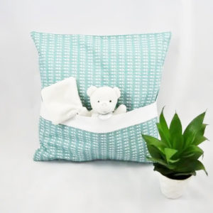 Coussin range doudou : A cause des Garçons - Le blog Un Grand Marché