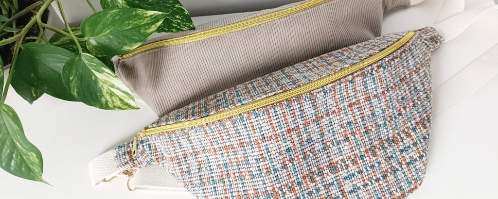 7 accessoires vintage : banane, serre-tête, foulard, bourse, sac polochon